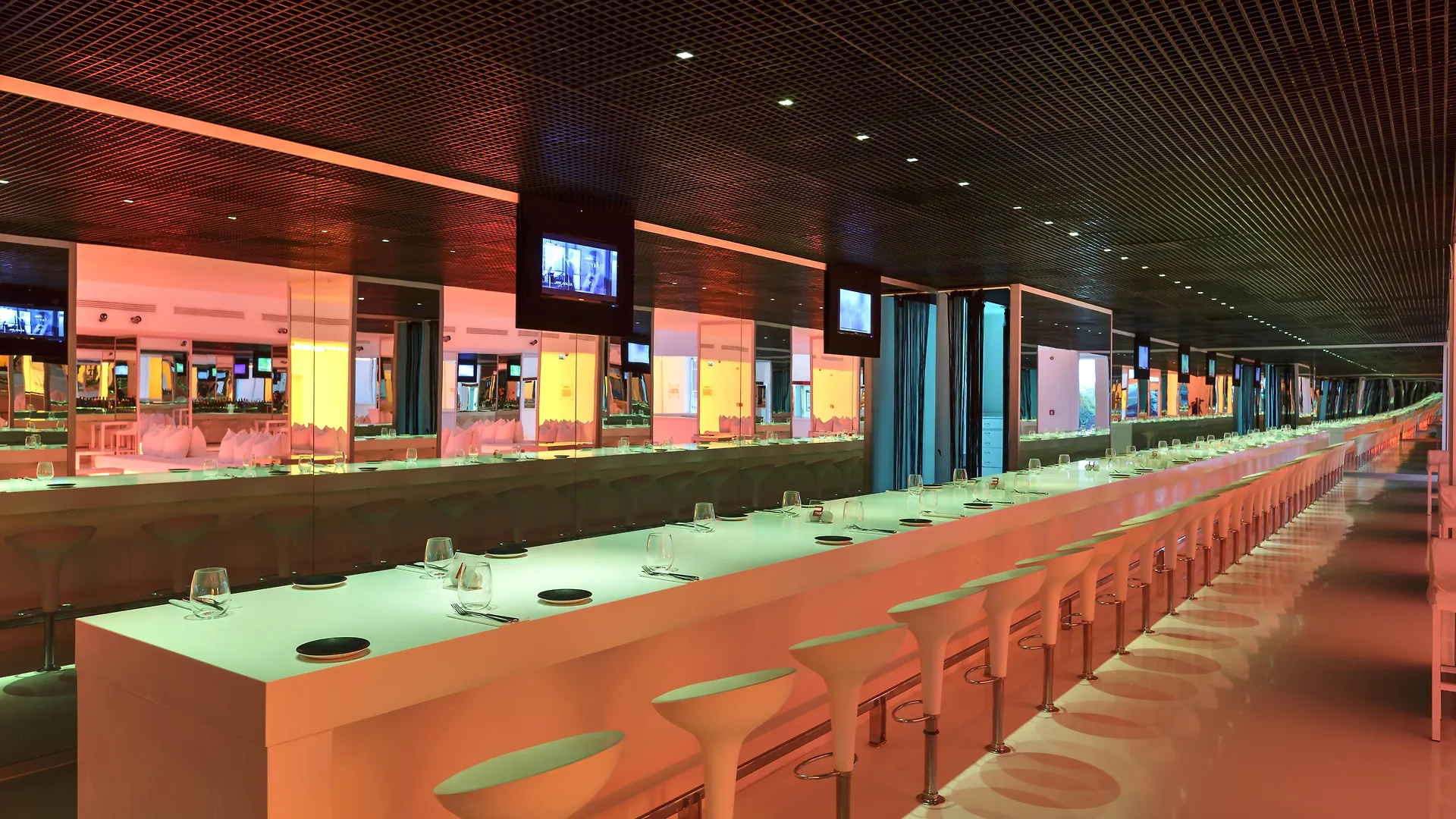 Su Hotel Antalia